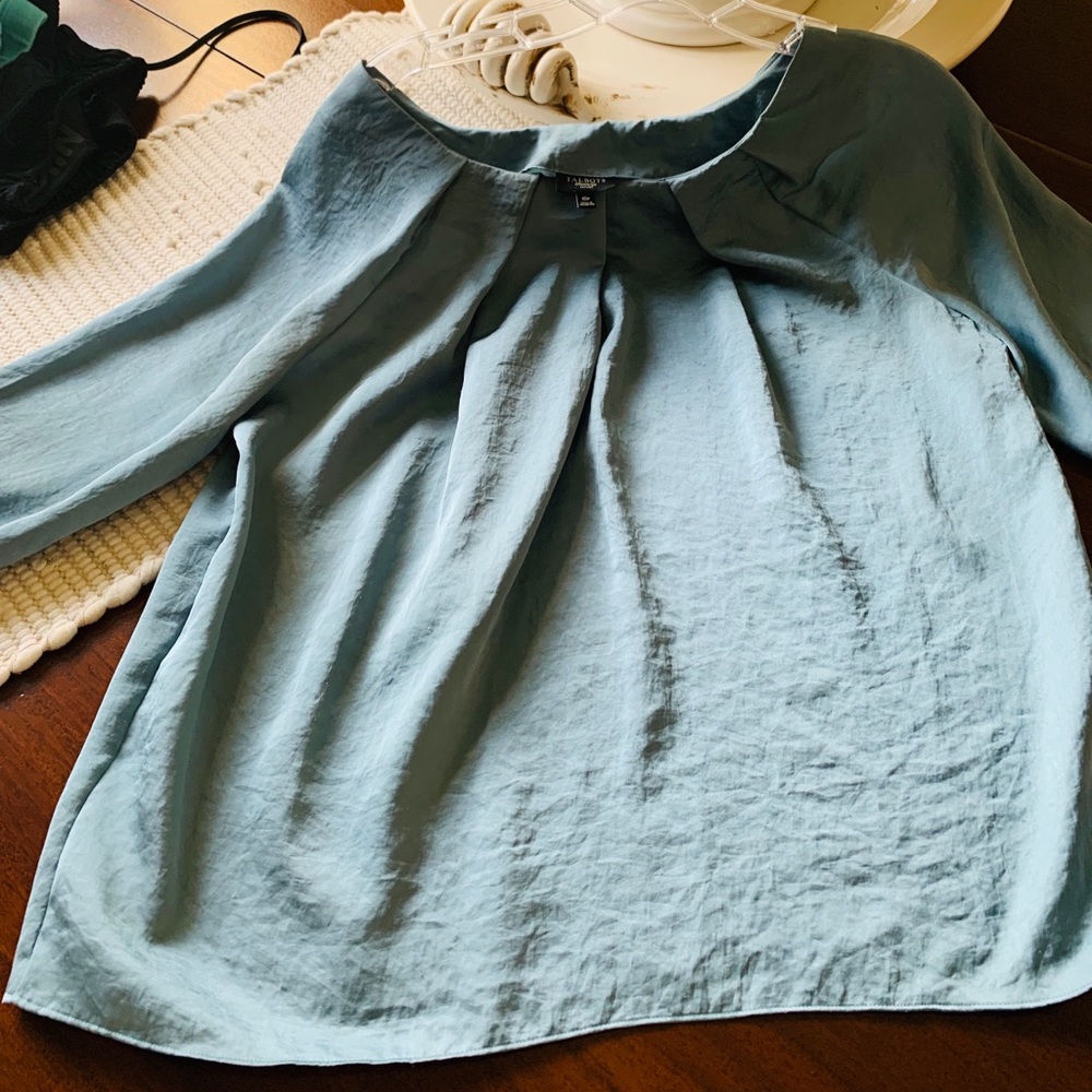 Talbots beautiful blue top 3/4 sleeves